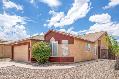 8990 Ironbark St, Tucson, AZ 85747-5313