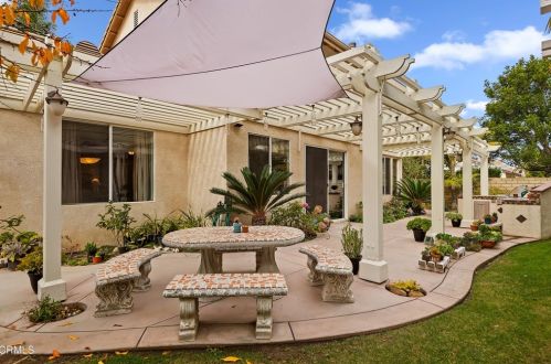 2412 Larkhaven Ln, Oxnard, CA 93036-6248