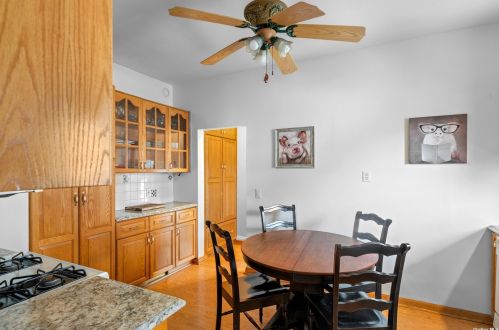 359 Great East Neck Rd, Babylon NY 11704-7631 exterior