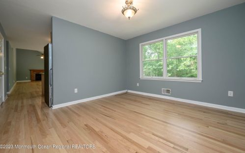 86 Serpentine Dr, Berkeley Township NJ  08721-3051 exterior