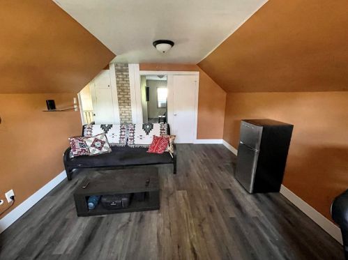 1451 Barclay St, Meskegon MI 49441-2207 exterior