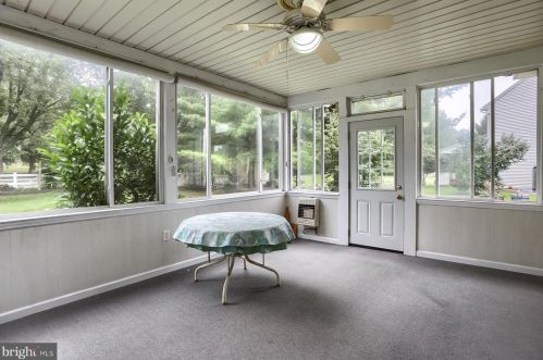 2005 Chapel Frg Dr, Lancaster PA 17601-1654 exterior