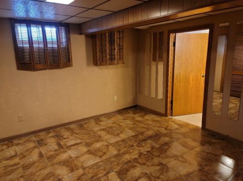 5829 Honey Crk Dr, Milwaukee WI 53221-4017 exterior