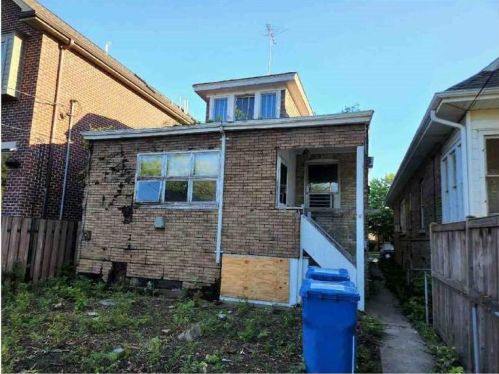 5423 Wilson Ave, Chicago, IL 60630-3519