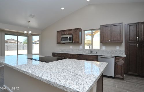 3417 Calle De Ln Bajada, Tucson AZ 85746-8337 exterior