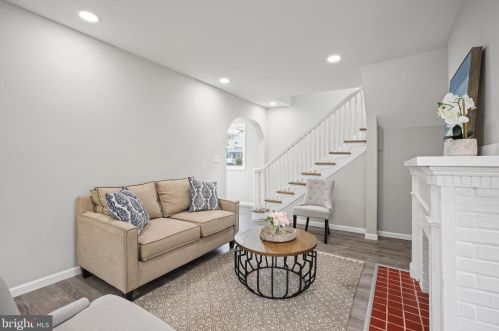 119 Hollywood Dr, Trenton, NJ 08609-1801