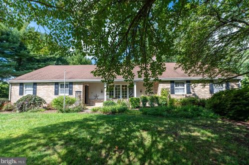 233 Old State Rd, Limerick PA 19468-3116 exterior