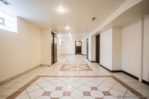 6900 Campbell Ave, Chicago IL 60645-4604 exterior