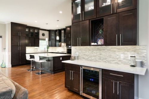 70 Elmwood Dr, Livingston NJ 07039-2231 exterior