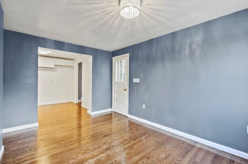 308 Frazier Dr, Pittsburgh PA 15235-5257 exterior