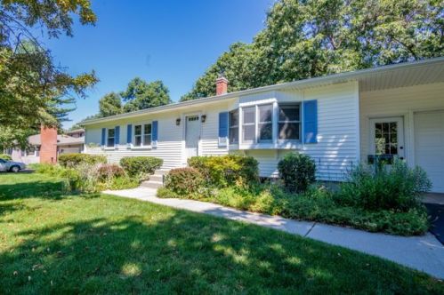 140 Birch Rd, Springfield, MA 01106-3204