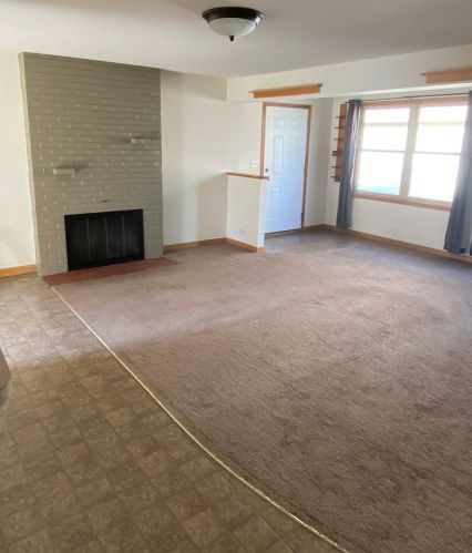 1946 North Ave, Waukegan, IL 60087-5127