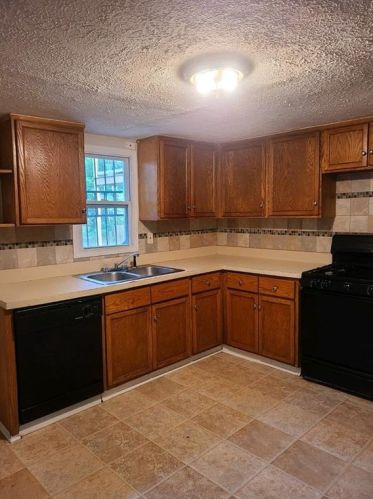 950 Dewey St, Atlanta GA 30310-2908 exterior