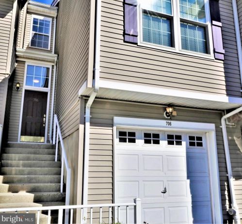 706 Wendover Ct, Dover, NJ 07869-1640