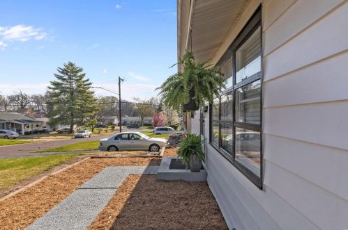 8558 Ardelia Ave, Saint Louis MO 63114-4408 exterior