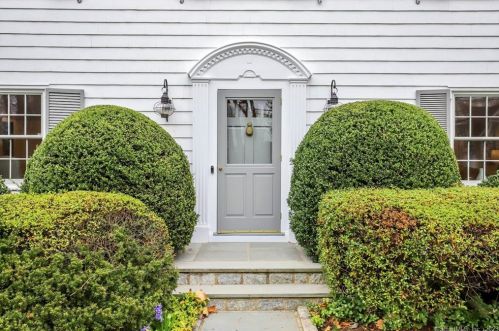 33 Bote Rd, Greenwich, CT 06830-4828