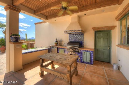 4820 Camino Escuela, Tucson AZ 85718-5914 exterior