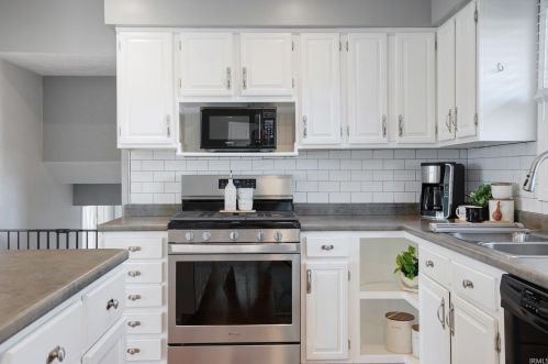 1901 Division St, Mishawaka IN 46545-6201 exterior