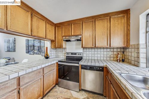 4805 Clayton Rd, Concord CA  94521-2989 exterior