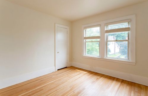 1000 Tamarack Ave, Grand Rapids MI 49504-3038 exterior