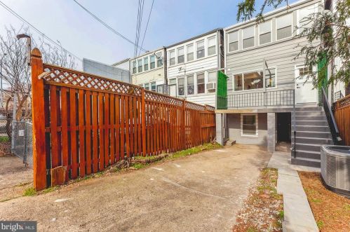 1607 D St, Washington DC  20003-2441 exterior