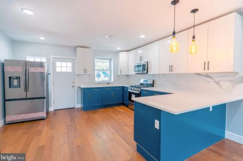 2744 Marshall St, Philadelphia PA 19133-0023 exterior