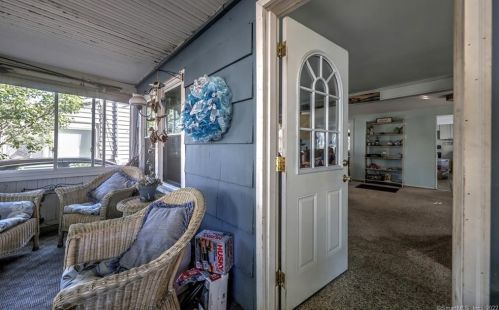 11 Deerfield Ave, Milford CT 06460-7317 exterior