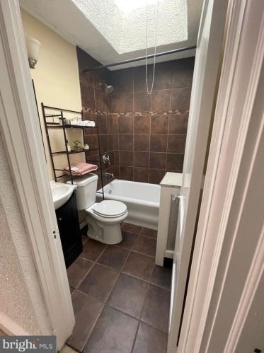 4029 Dungan St, Philadelphia PA 19124-5316 exterior