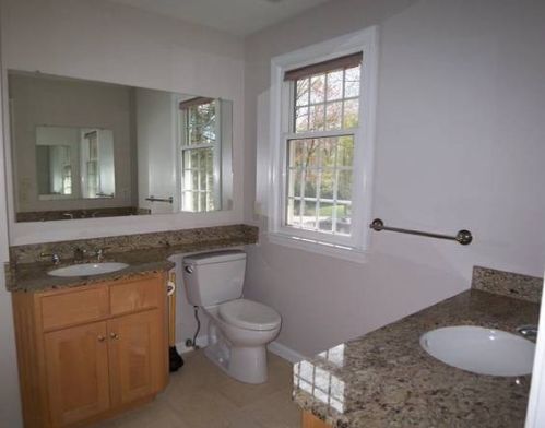 59 Blueberry Hill Rd, Springfield MA  01106-1662 exterior