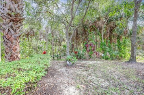 1814 Tarpon Bay Dr, Naples FL 34119-8714 exterior
