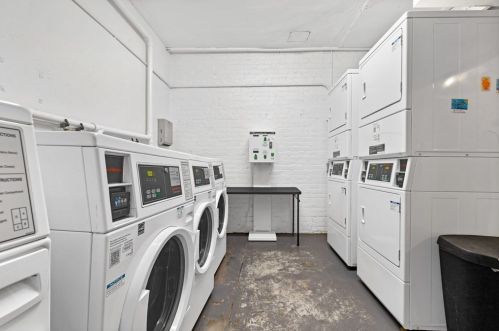 1060 Beacon St, Brookline MA 02446-3955 exterior