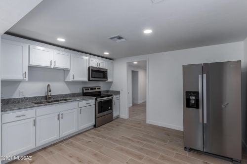 733 Louisiana St, Tucson AZ  85706-1239 exterior