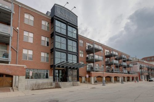 130 Water St, Milwaukee WI  53202-6018 exterior
