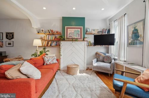 828 Judson St, Philadelphia PA  19130-1922 exterior