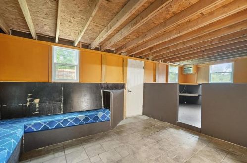 6611 Brownsville Rd, Pittsburgh PA  15236-3534 exterior