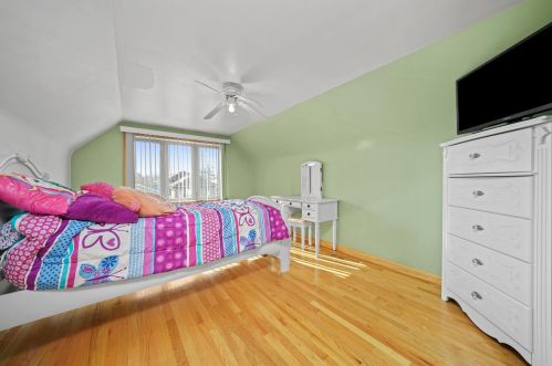 6129 Mcvicker Ave, Chicago IL 60638-4325 exterior