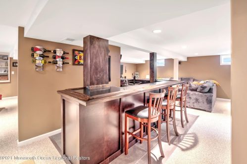 25 Fulton St, East Freehold NJ 07728-1811 exterior