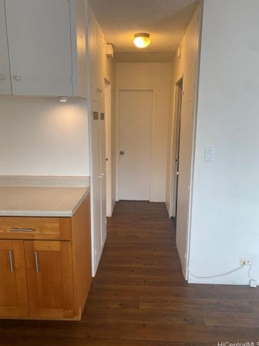 1533 Nehoa St, Honolulu, HI 96822-2087