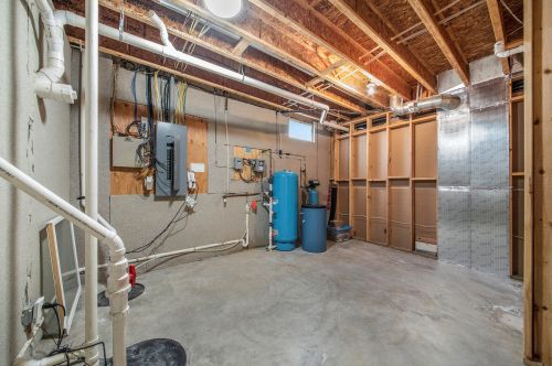 4412 Whitewood Farms Dr, Grand Rapids MI exterior