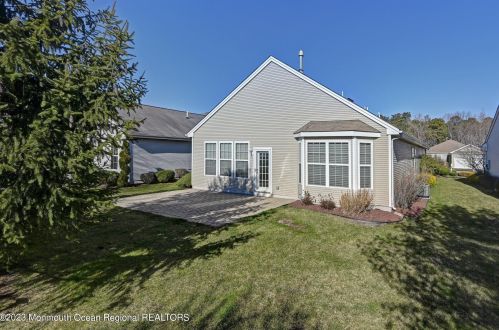 17 Spencer Dr, Jackson Twp NJ  08527-4389 exterior