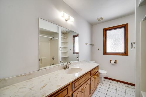 5303 Ridgeway Ave, Chicago IL 60659-1116 exterior