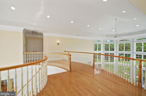 12705 Greenbriar Rd, Rockville MD 20854-6324 exterior