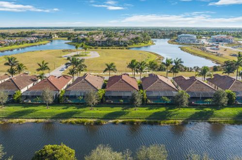 2862 Aviamar Cir, Naples FL 34114-9564 exterior