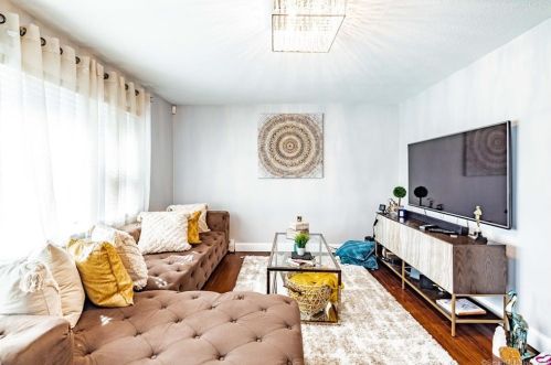 22 Lownds Dr, Windsor Locks CT  06096-2819 exterior