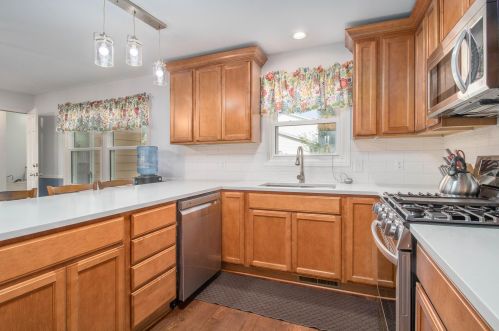 6185 Enola Ave, Kalamazoo MI 49048-8110 exterior