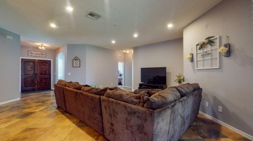 2081 Burlington St, Fort Pierce FL  34984-4350 exterior