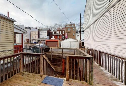 4547 Carroll St, Pittsburgh PA 15224-1513 exterior