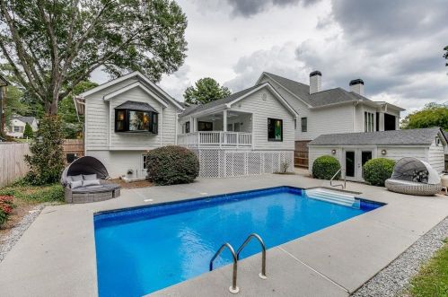 239 Midvale Dr, Atlanta GA  30342-3326 exterior