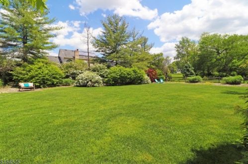 14 Marlin Dr, Whippany NJ exterior