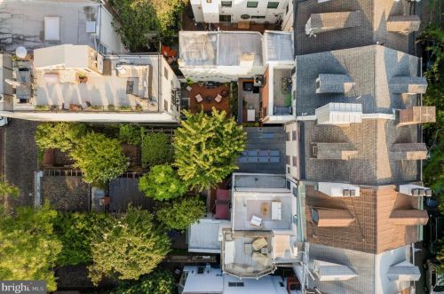 515 Delancey St, Philadelphia PA 19106-4105 exterior